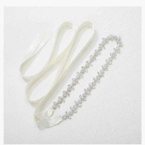 Elegant White and Silver Women's Wedding Dress Belt - Picture 1 of 2